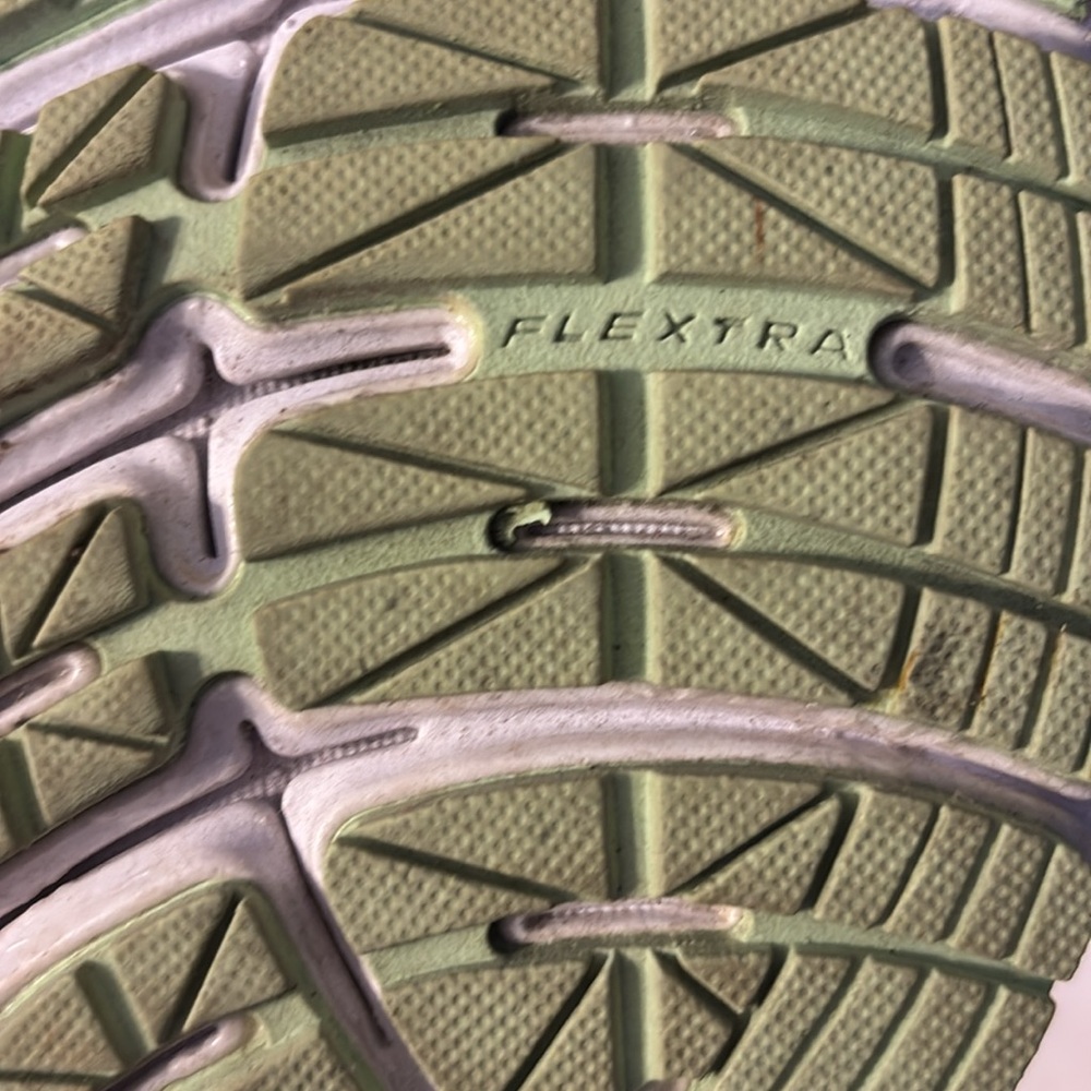 Brooks Size 8.5 Ravenna Athletic Shoes - Picture 16 of 17